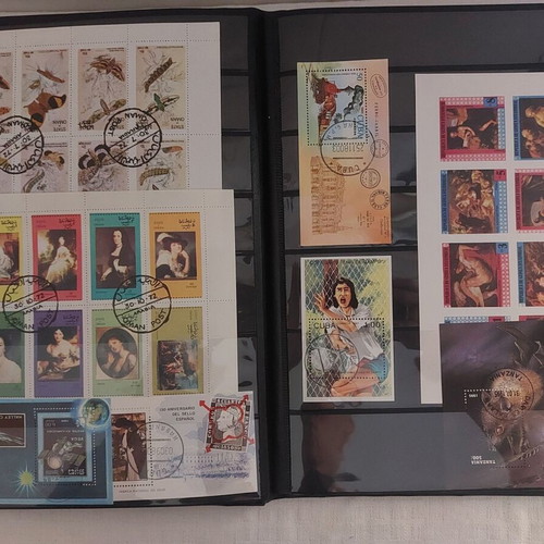 Stamp album new 20 pages with 65 sleeves and block