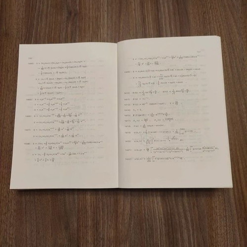 Advanced Mathematics V book like new, Greek edition by D. G. Daskalopoulos