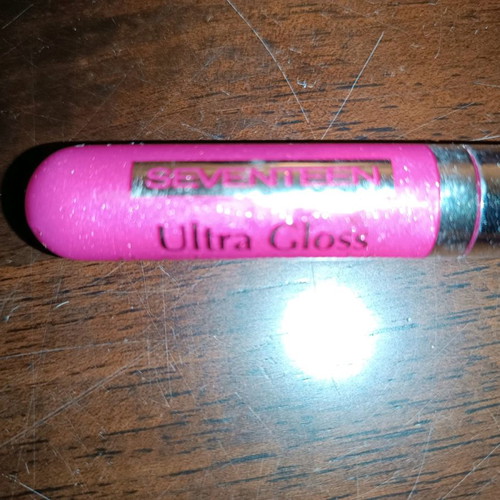 Seventeen lip gloss new, pink with glitter