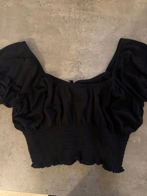 Black crop top Sinsay used, size S