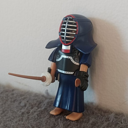 Playmobil figure no21 boys Kendo fighter like new