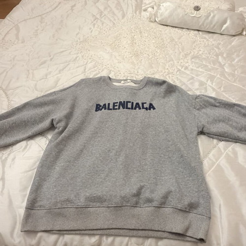 Balenciaga sweatshirt size L like new