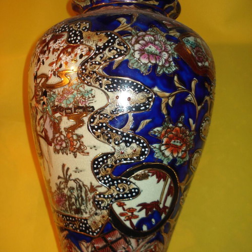 Satsuma Chinese vase used 27cm 18cm