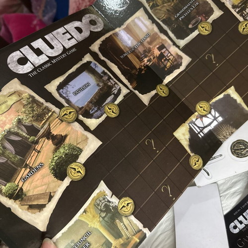 Cluedo Game of Thrones Complete Mystery Board Game like new