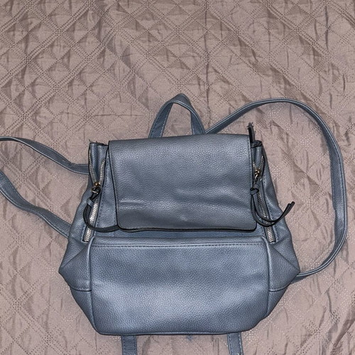 Pull and Bear blue backpack like new with magnetic clasp