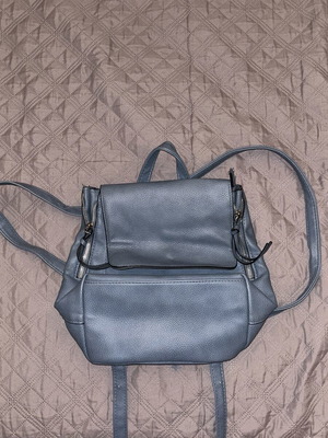Pull and Bear blue backpack like new with magnetic clasp