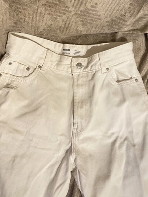 Bershka straight fit pants white like new, size 38