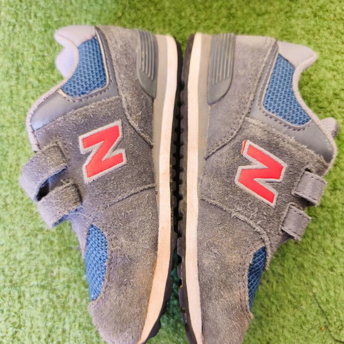 New Balance 574 Kids Sneakers Like New, Grey with Blue Details