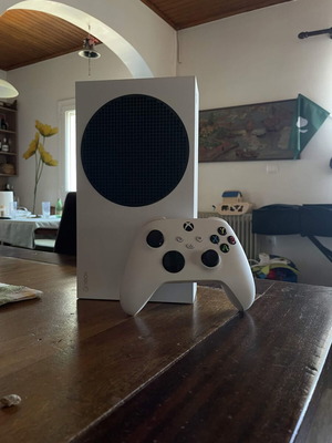 Xbox Series S 512GB console