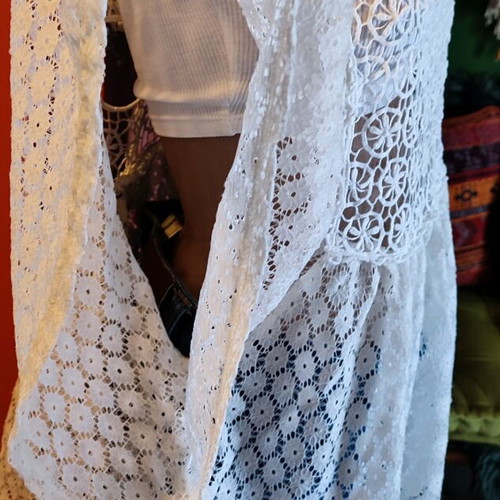 Lace tunic blouse like new, one size, sugar color
