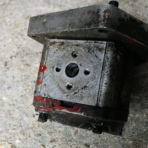 Hydraulic pump International 434 used, works perfectly