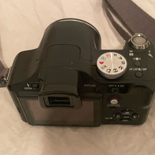 Panasonic Lumix DMC-FZ8 used camera with Leica lens and 12x optical zoom