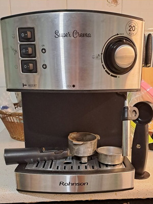 Rohnson Super Crema espresso machine with milk frother