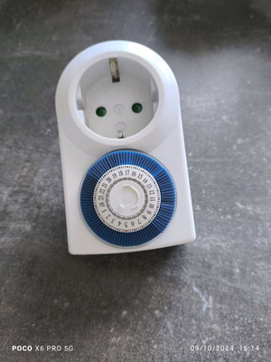 24-hour timer socket white like new