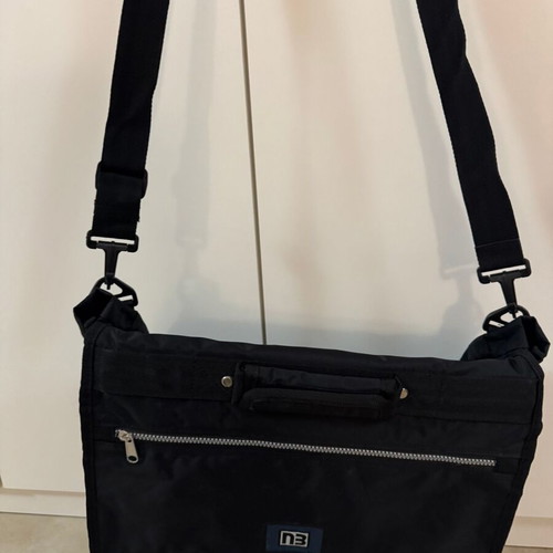 Zara shoulder bag for books or laptop with many pockets like new, black