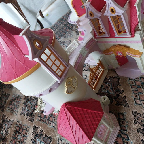 Playmobil Princess Palace 5142 with missing parts and partial wear