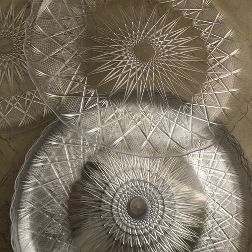 Plastic trays jumbo set of 7 like new