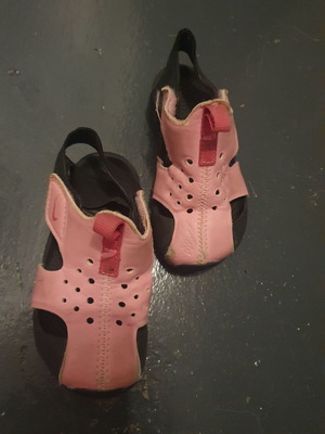 Детски сандали Nike номер 20 розови като нови