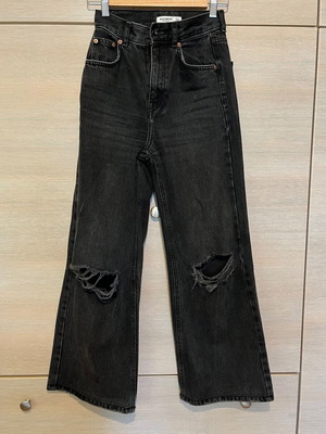 Long jeans used size 32 xs baggy style high waist