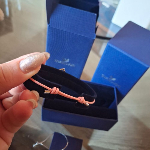 Swarovski bracelet with pink and silver details