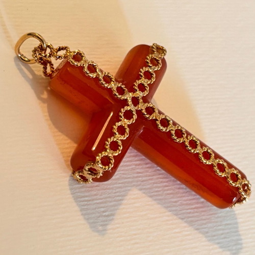 Carnelian cross set in 18k gold like new