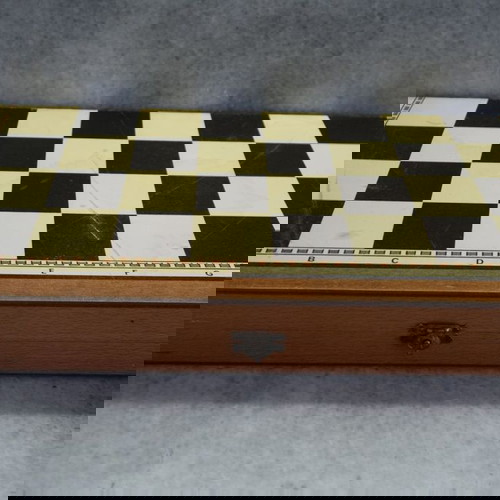 Επιτραπέζιο τάβλι μεταχειρισμένο, ξύλινο με πούλια και ζάρια