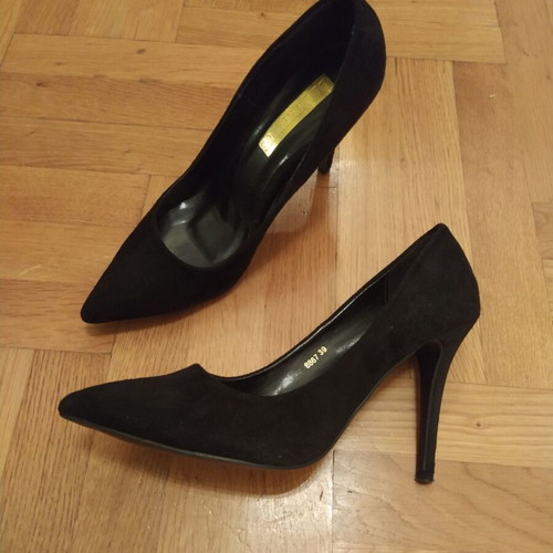 Classic black suede high heel pumps size 39 like new