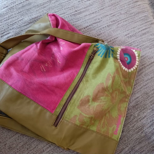 Desigual shoulder bag like new, pink and green