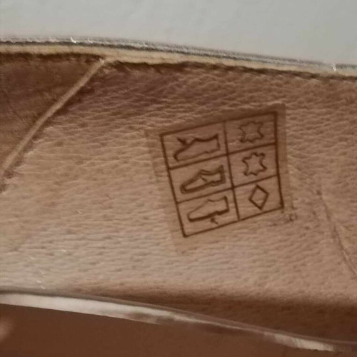 Zen leather pumps size 40 like new, silver