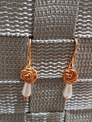 Earrings with pink gold rose and pearl drop made to order, handmade