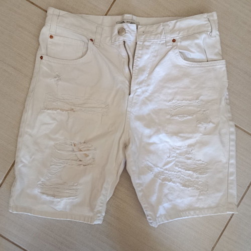 Men's denim bermudas Zara used, white and blue distressed