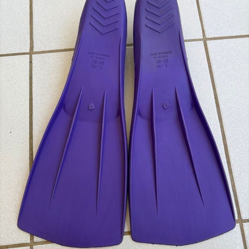 Speedy 3 swim fins 36-38 kids, like new