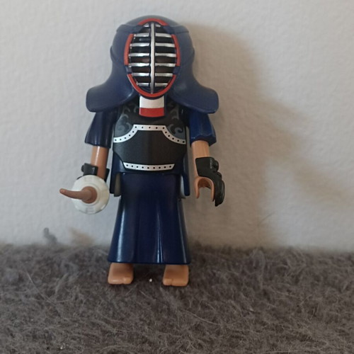 Playmobil figure no21 boys Kendo fighter like new