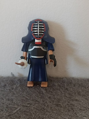 Playmobil figure no21 boys Kendo fighter like new