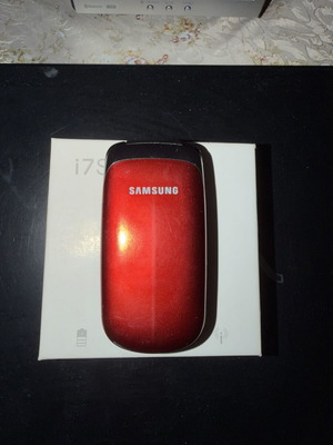 Samsung E1272 mobile phone, red