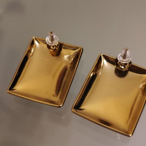 Square gold-tone earring made of stainless steel new