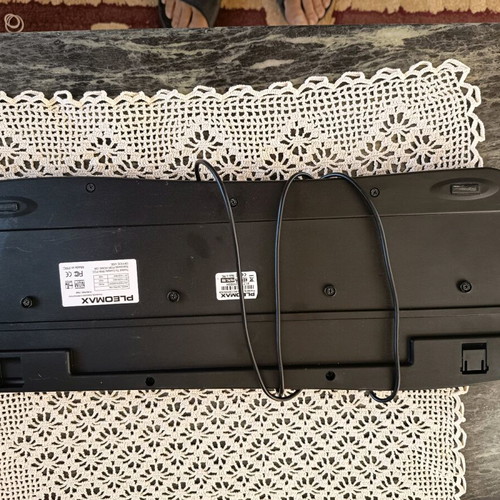 Samsung Pleomax keyboard and mouse used, excellent condition, missing one support