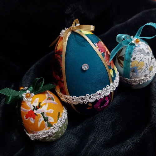 Set of three handmade Easter eggs like new, spring decor