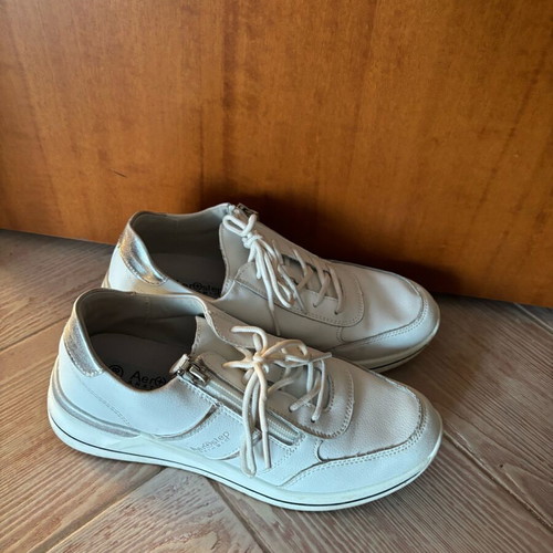 Women's sneakers like new, white, size 38, athletic