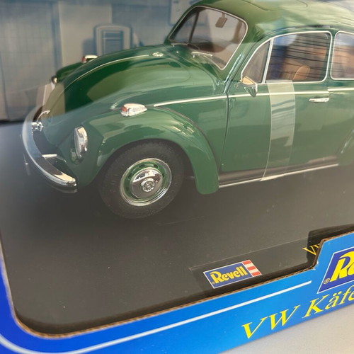 Beetle model 1/18 Burago fully opening car new