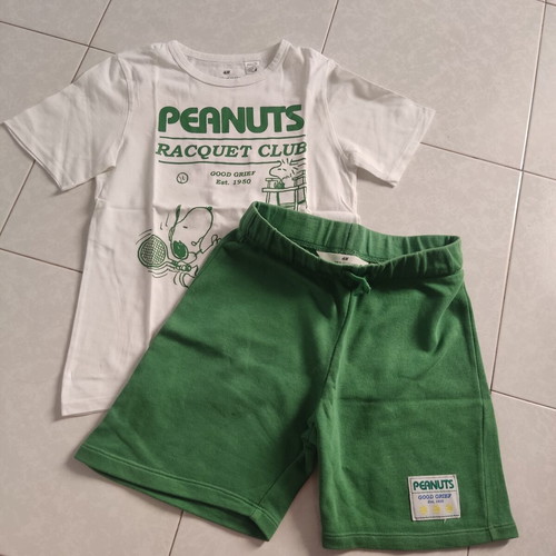 H&M Snoopy Peanuts set like new, shirt size 6-8 and shorts 7-8