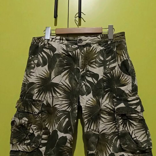 Zara Man bermuda like new, green, size European 40