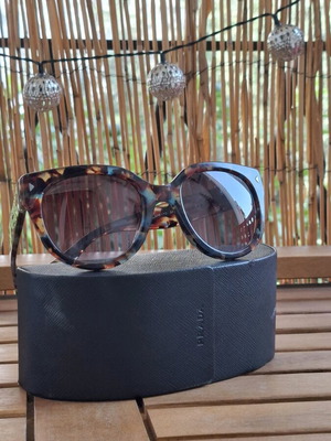 Γυαλιά Ηλίου Γυναικεία Prada Like New, Κοκκάλινος Σκελετός Ταρταρούγα