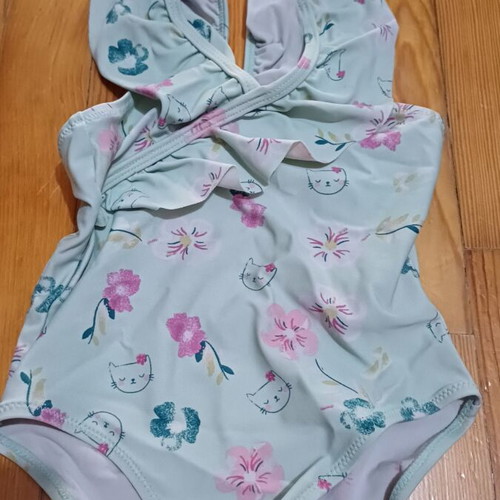 Children's swimsuits used, pack of 8, size 1-1.5 years