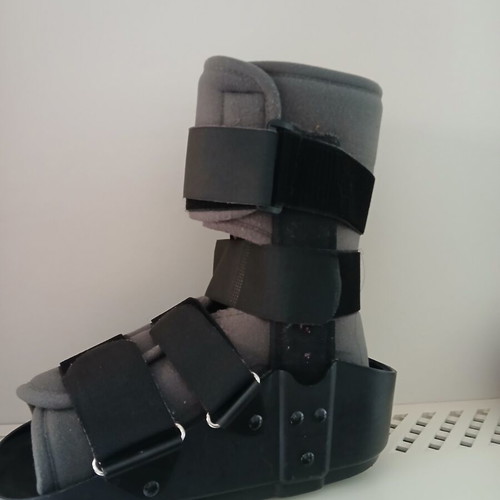 Walker Ankle Brace Medium size, like new