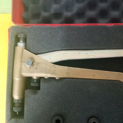 Rivet tool new, intact