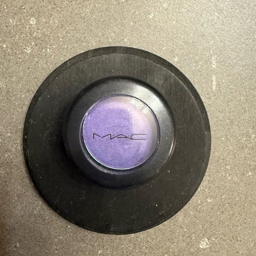 Mac eyeshadow in purple shade Parfait Amour like new