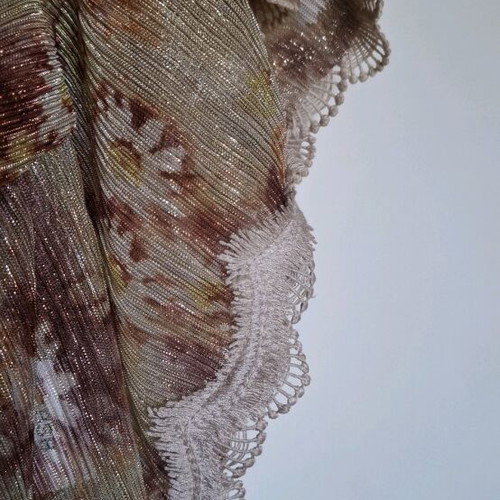 BSB cocktail blouse like new, gold with golden details