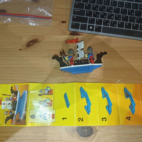 Lego Vintage King's Oarsmen Castle Lion Knights 6017 used