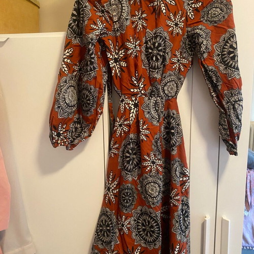 Milk and honey maxi dress like new, size large, black and red